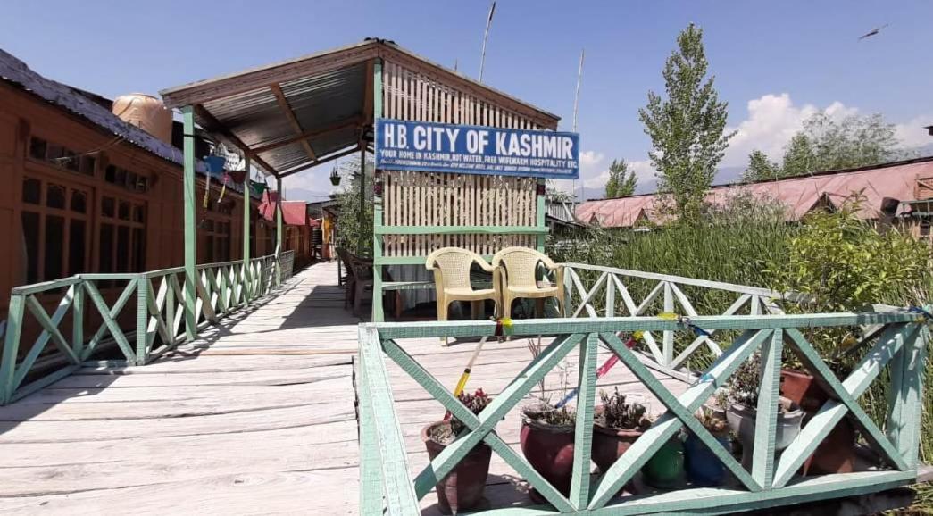 Houseboat - City Of Kashmir Hotel Srinagar  Exterior photo