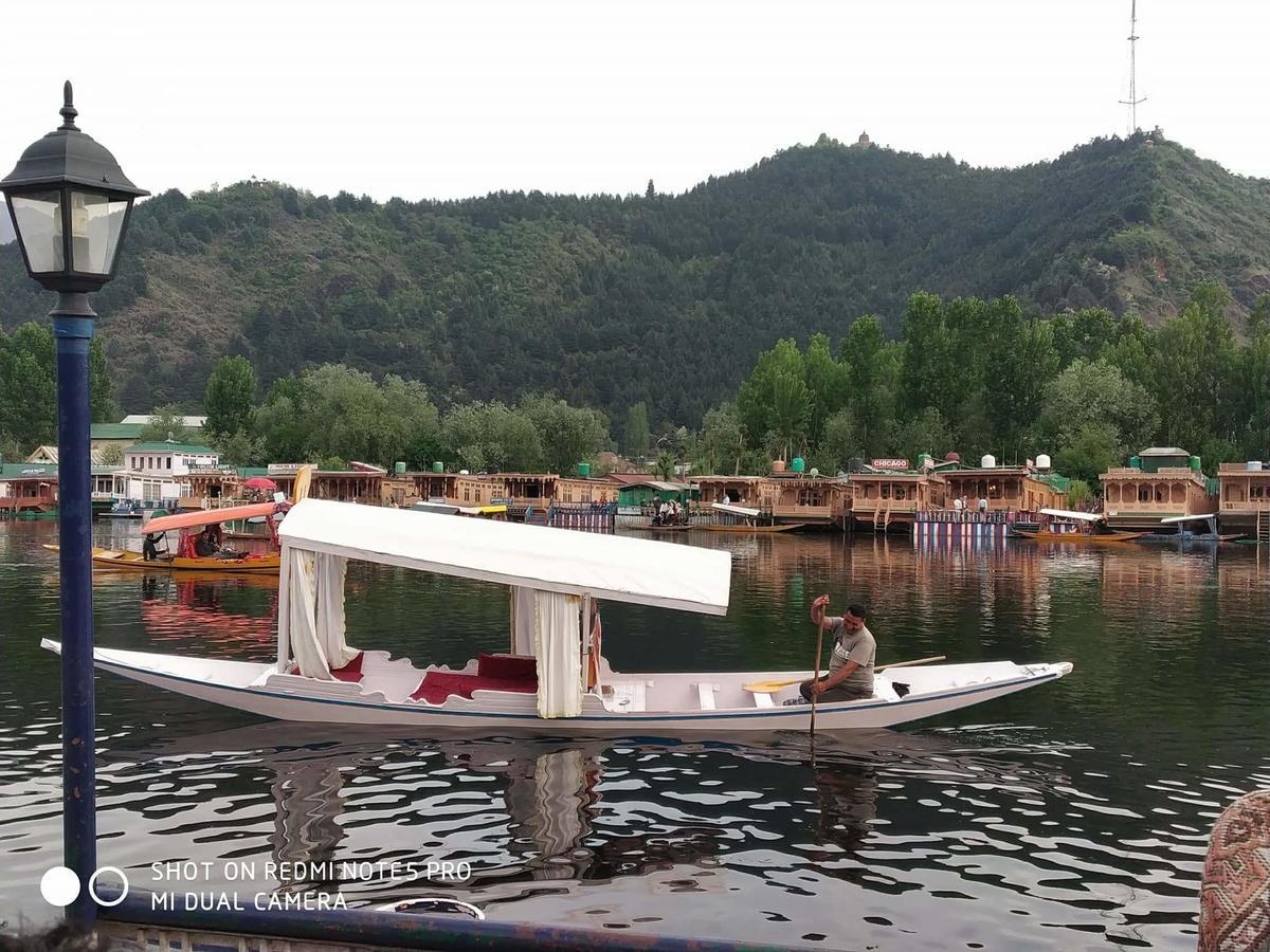 Houseboat - City Of Kashmir Hotel Srinagar  Exterior photo